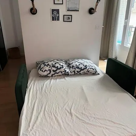 Moderne Montmartre 2 à 4p Parigi