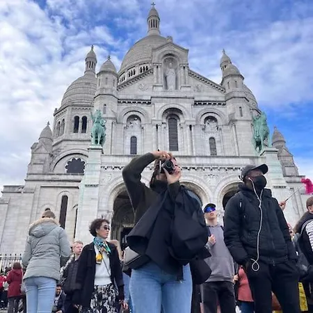 Moderne Montmartre 2 à 4p * Parigi